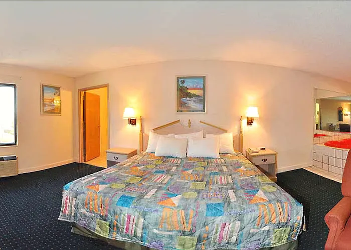Days Inn By Wyndham Panama City/Callaway