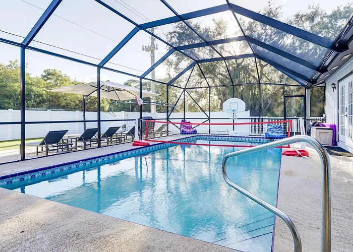 Luxe Jupiter Home W/ Pool House, Near Golf & Beach
