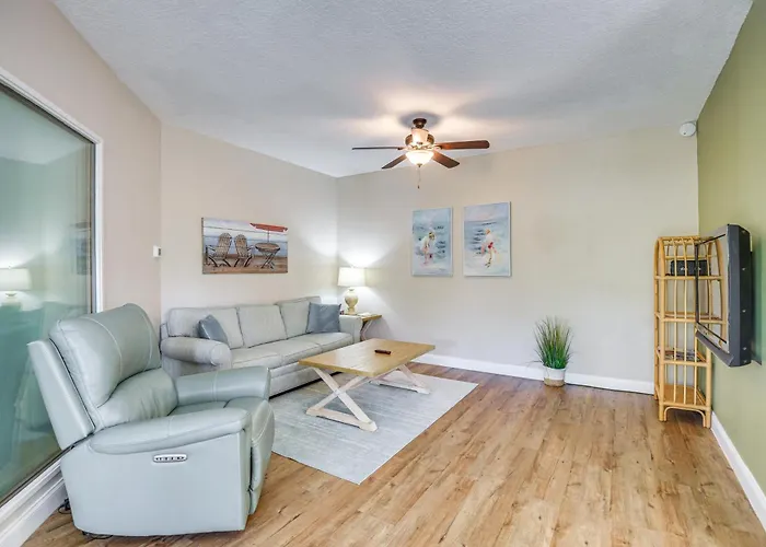 Walk To The Beach! New Smyrna Hideaway W/ Patio