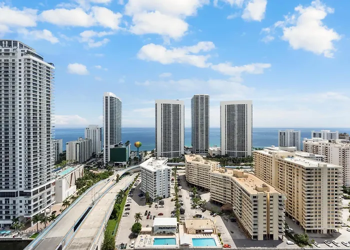 Resort-Style Living With Direct Ocean Views - 3Br Beauty