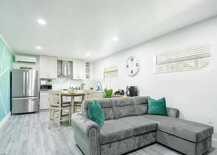 Dora'S Haven Getaway-Cozy 1Bedroom With Boat Or Camper Parking- Free