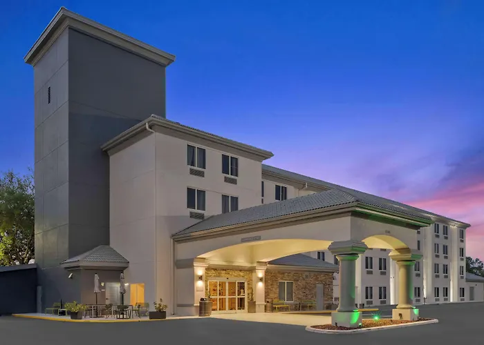 Spark By Hilton Orlando Near Seaworld