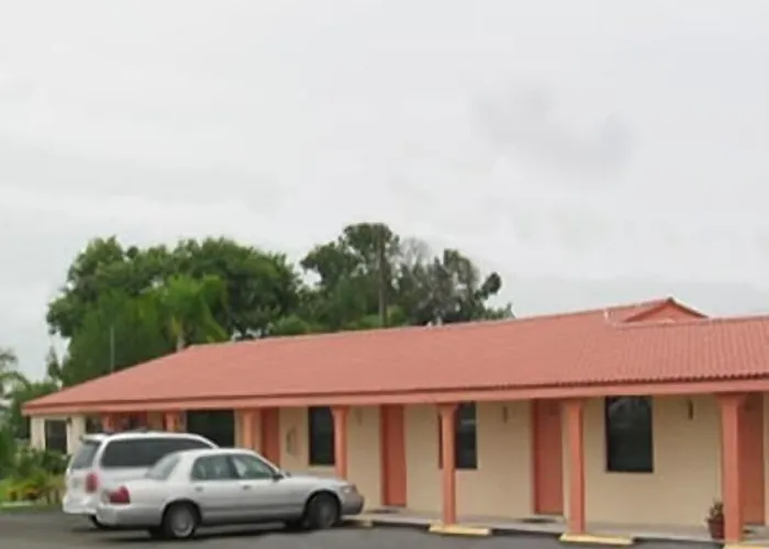 Scottish Inn - Okeechobee