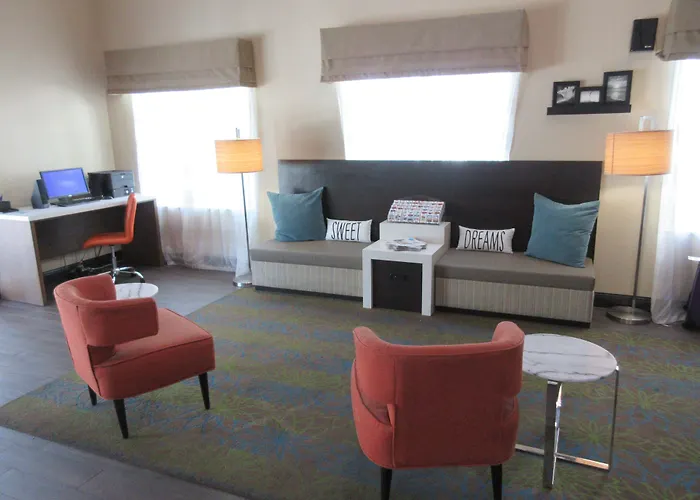 Holiday Inn Express & Suites Dania Beach - Airport Area