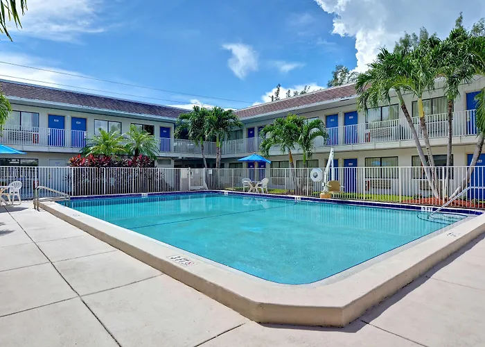 Motel 6 Dania Beach