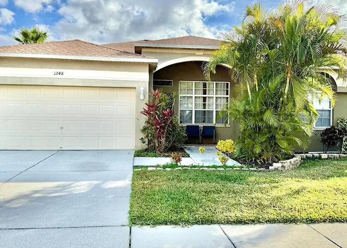Spacious House With Pool And Hot Tub Near Tampa
