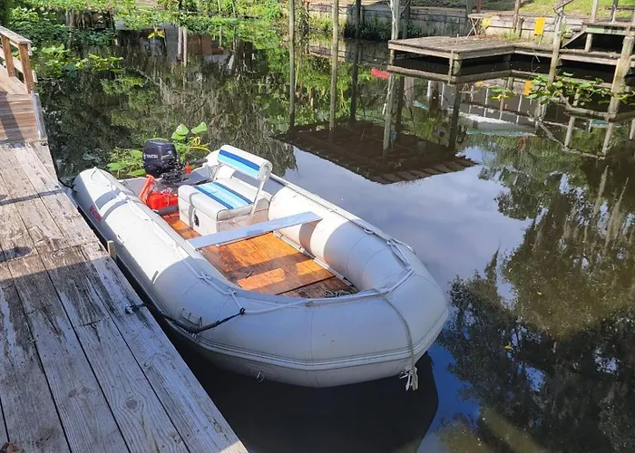 Free Boat To Use ,Fish Camp, Water Front, Pets Ok