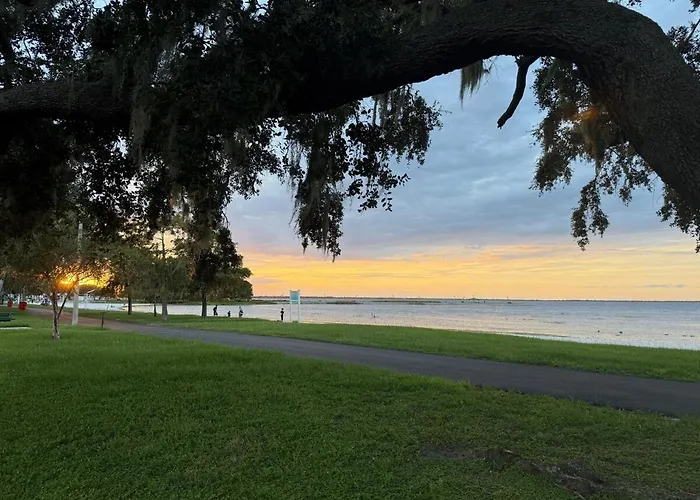 Family Retreat With Lake Views And Near Disney