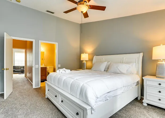 Shop, Golf & More: Family Retreat In Wesley Chapel