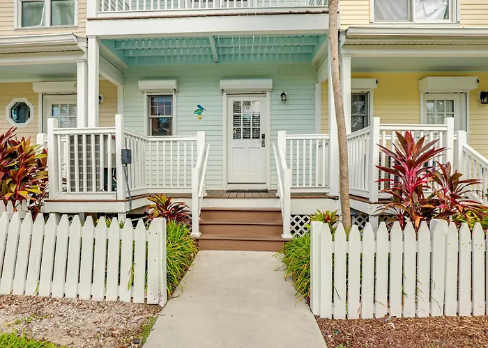 Oceanfront Duck Key Villa: 2 Marinas Steps Away!