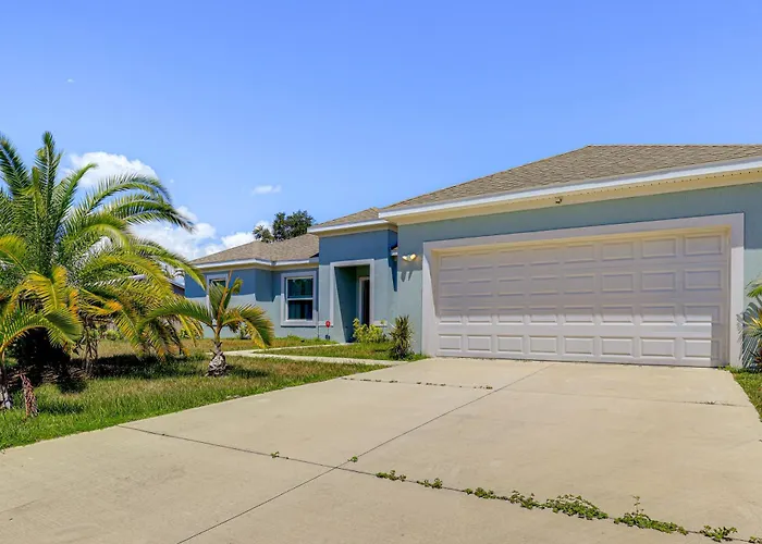 Spacious Home Near Dtwn Psl: Travel Nurses Welcome