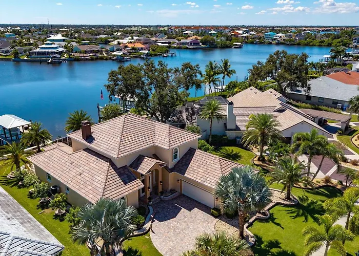 Plunge Into Joy & Bayfront Magic At Seaside Escape - Villa Seabird