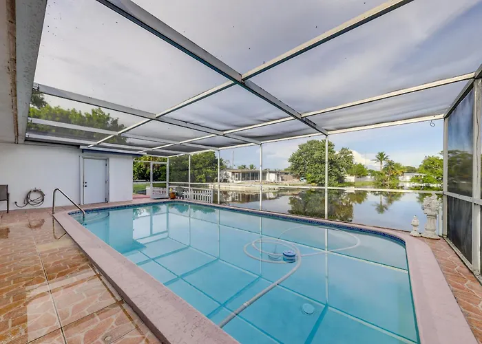 Miramar Canal-Front Weekly Retreat W/ Pool