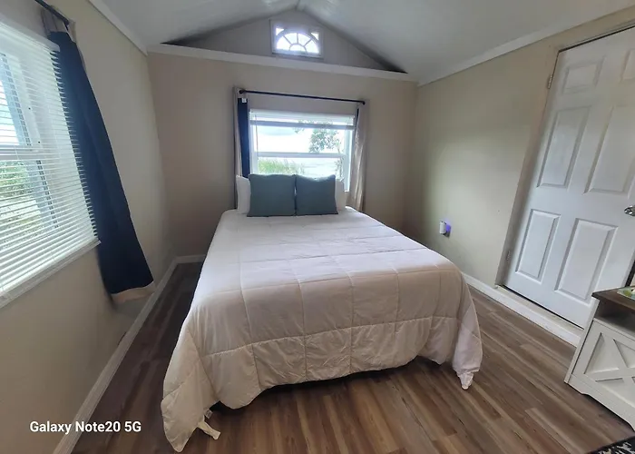 Lazy Oaks Resort Cottages