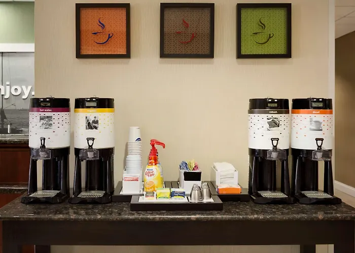Hampton Inn & Suites Largo