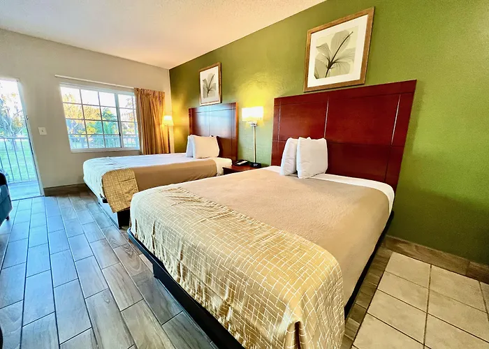 Travelodge Suites By Wyndham Lake Okeechobee