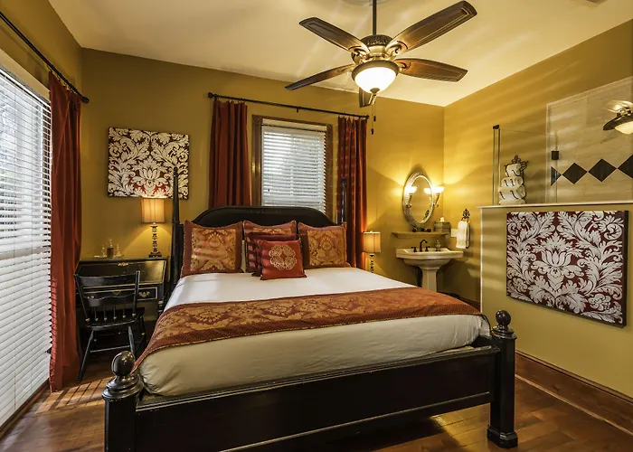 Carriage Way Inn Bed & Breakfast Adults Only - 21 Years Old And Up