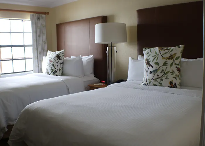 Inn On The Lakes