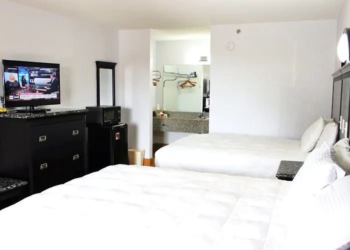 Fairway Inn