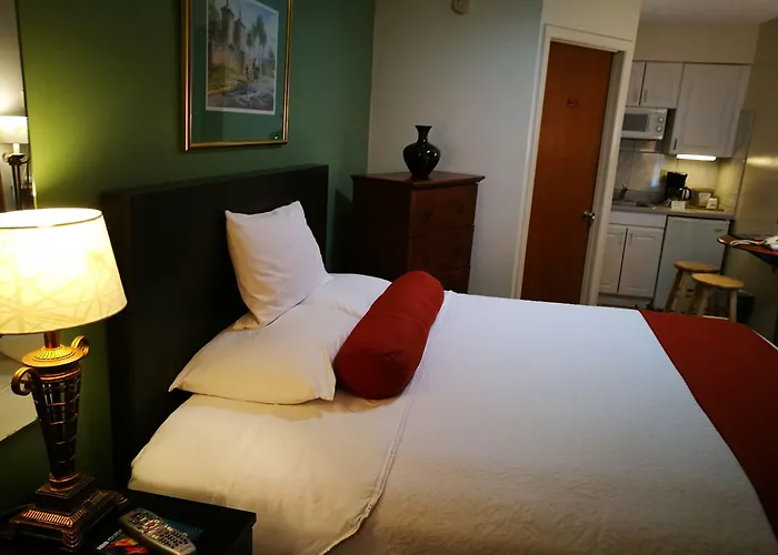 Merida Inn & Suites