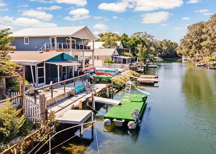 The Hideaway At Weeki Wachee