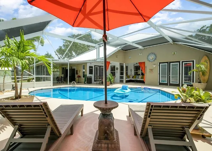 Elegant 4Br Pool Sanctuary - Ideal For Work Or Play!