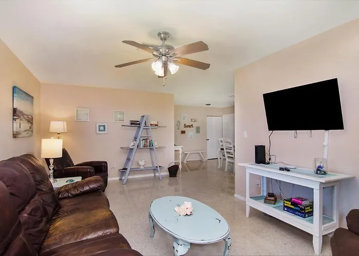 Beachy Home With Rec Room And Patio