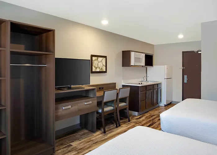 Extended Stay America Select Suites - Tampa - Northeast