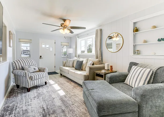 Boat Dock & Yard: Waterfront Okeechobee Retreat