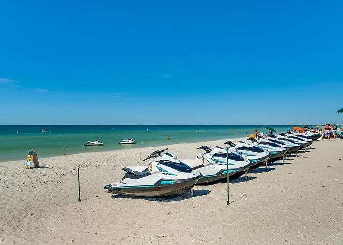 Walk To Bonita Beach: Top-Floor Condo W/ Views