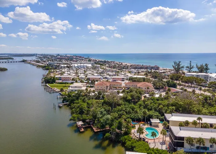 Sunburst Haven - Dock, Pool & Gulf Sands