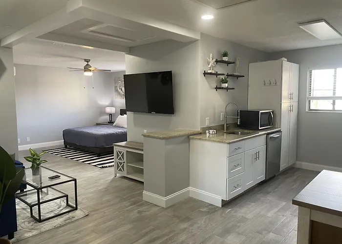 Sunny Palms Inn