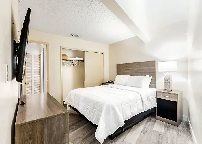 Grand Shores West