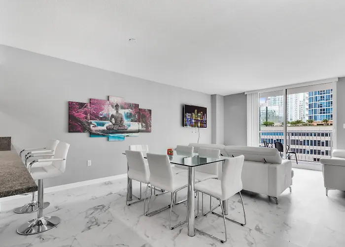 The Club At Brickell Bay Luxury Suites Miami