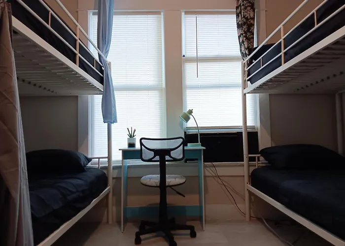 Hostel Tampa, 15 Minutes To Airport, Near Ybor City, Self Check-In