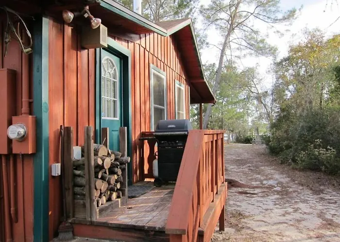 Rustic Vacation Rental With A Charming Dock In Ocala National Forest, Florida