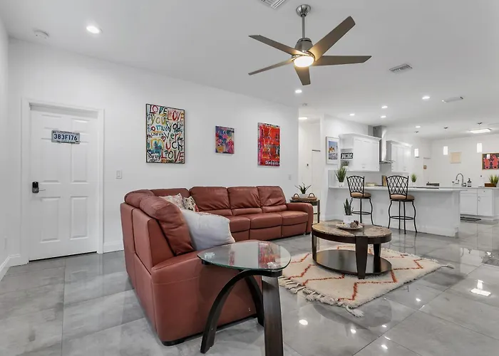 Roomstr Louisiana Room 1 Bedroom In South Tampa With Shared Full Bathroom & Free Coffee