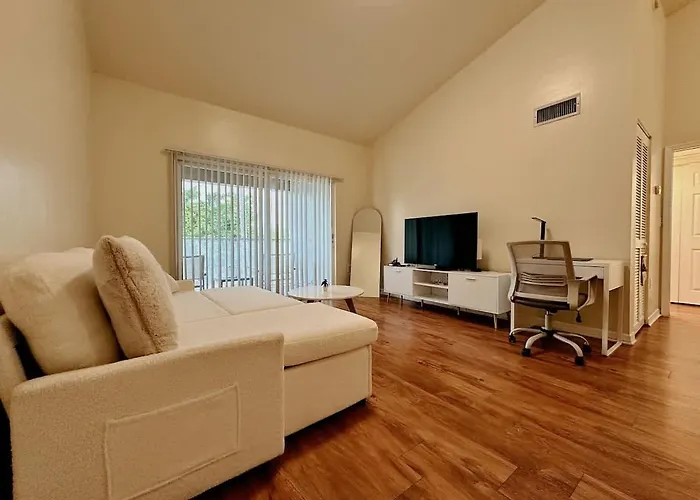 1B - 1B Apartment For 3 At Pembroke Pines