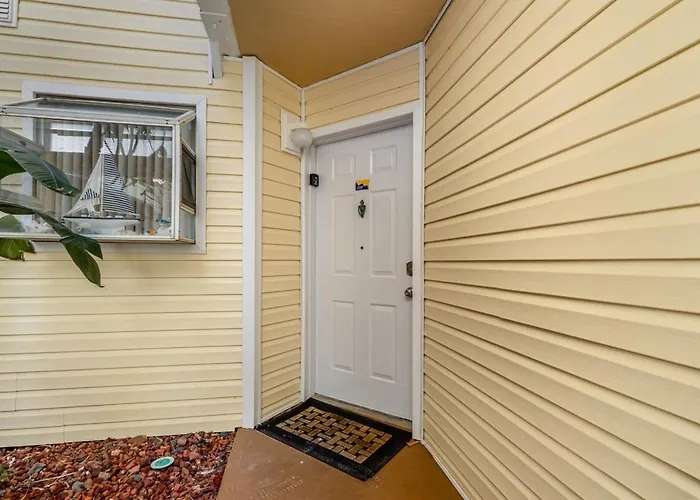 2Bed 2Bath Pondview Haven - Bc138