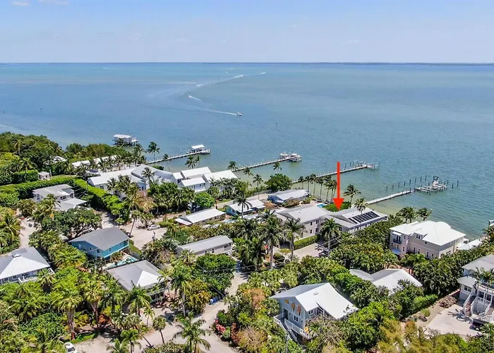 Captiva Hide A Way 2B