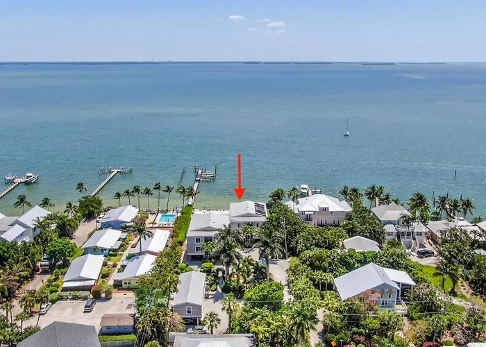 Captiva Hide A Way 2B