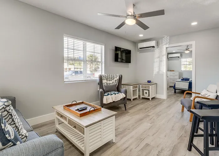 Walk To Gulf: Madeira Beach Condo W/ Patio