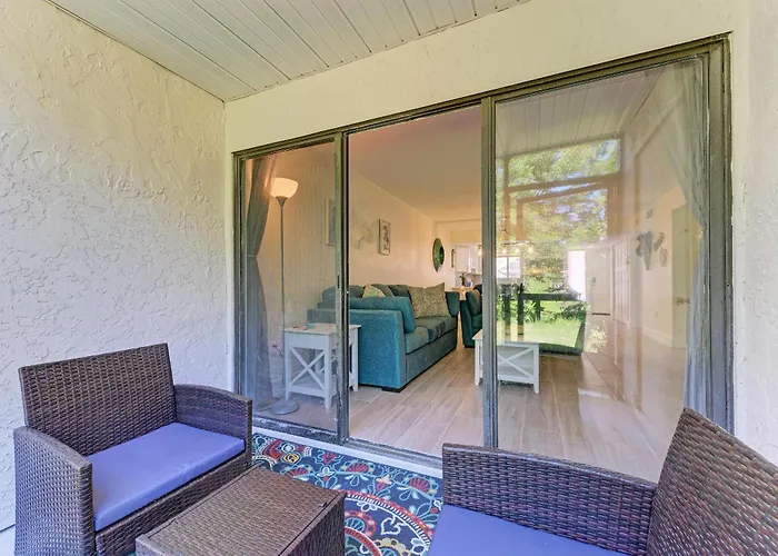 Anna Maria Island Runaway Tropical Dream-One Minute Walk To The Beach-Heated Pool