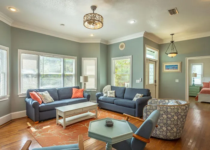 Pet Friendly- St George Island Sleeps 13- Pool