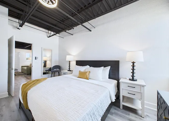 Modern Loft Near Port, Beach, & Dining -Unit 201