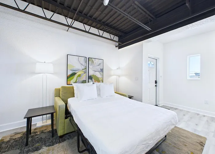 Chic Loft Retreat Near Port Canaveral -Unit 202