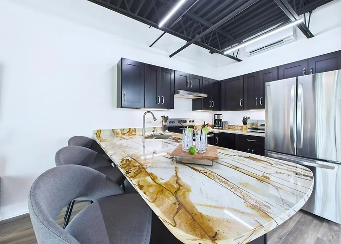 Stay, Park & Cruise! Modern Loft By Port -Unit 200