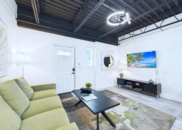 Stylish Loft Minutes From Beach & Port - Unit 204