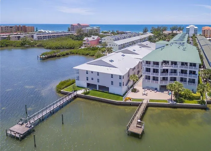 Paradise Found ! Waterview & Steps To Beach