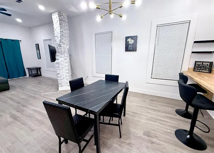 Stylish 3Br Minutes To Downtown And Stadium